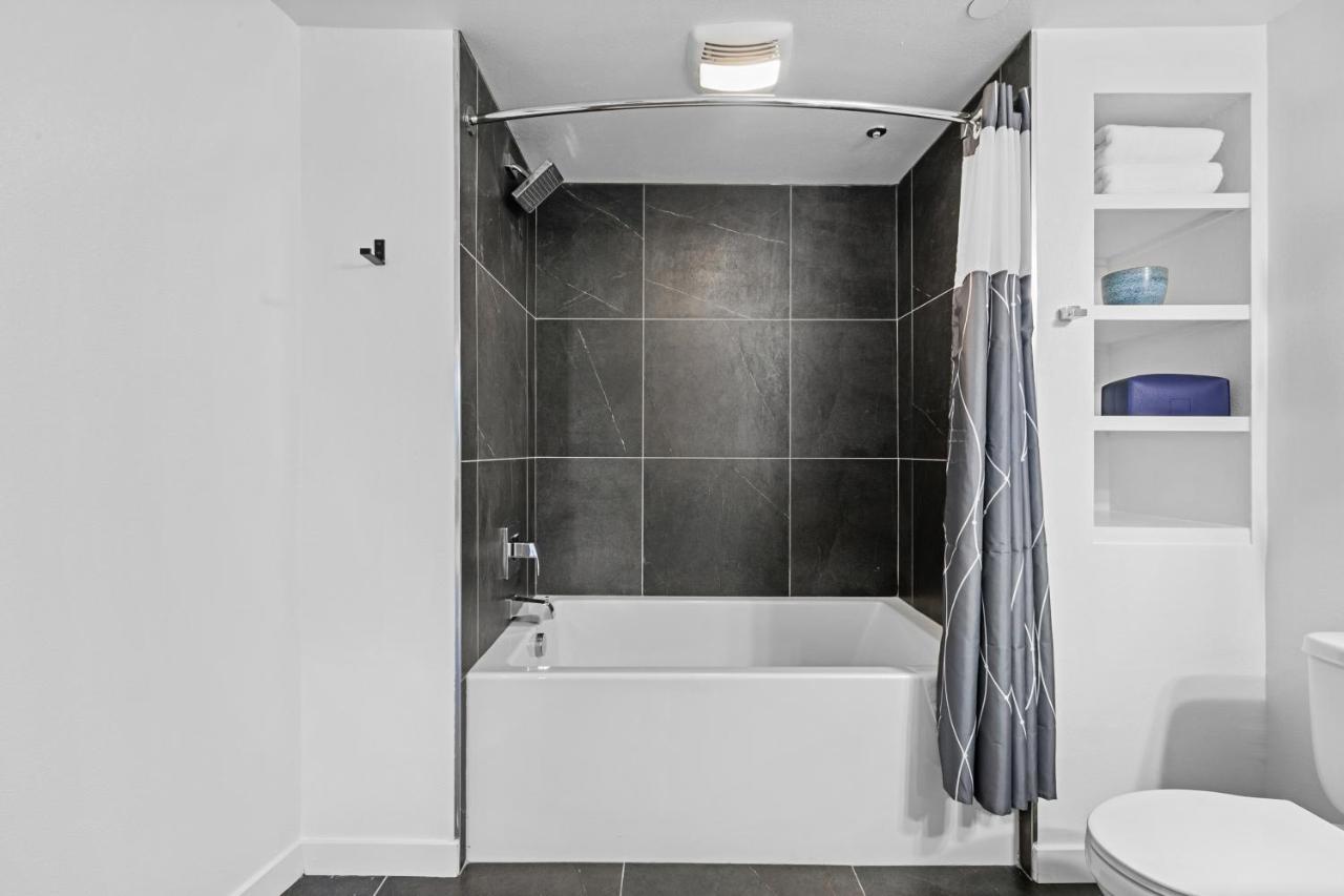 Beverly Grove Chic City Oasis 2 Bedroom Apt With Den 138 ลอสแอนเจลิส ภายนอก รูปภาพ
