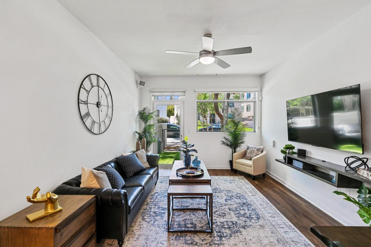 Beverly Grove Chic City Oasis 2 Bedroom Apt With Den 138 ลอสแอนเจลิส ภายนอก รูปภาพ