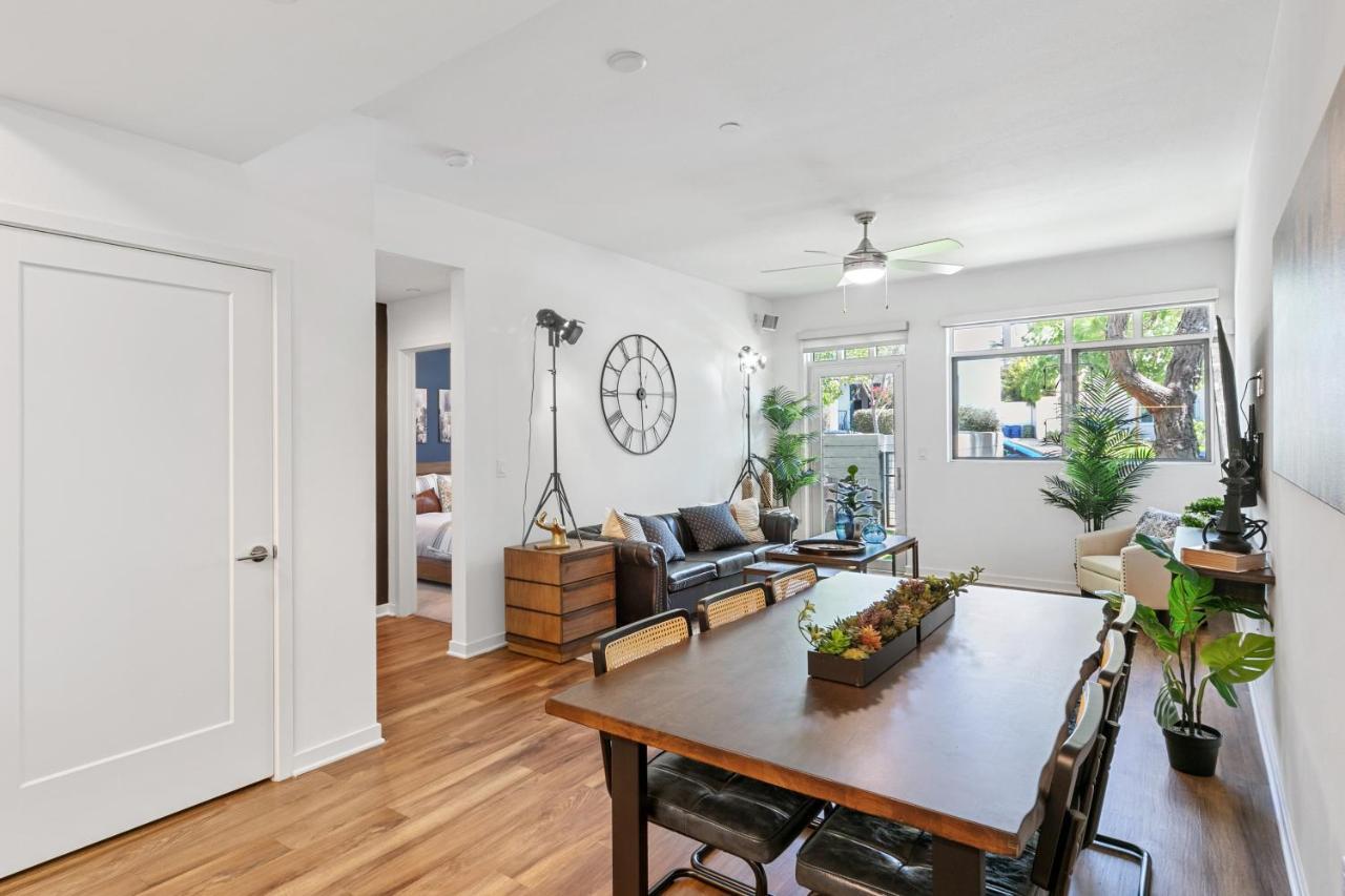 Beverly Grove Chic City Oasis 2 Bedroom Apt With Den 138 ลอสแอนเจลิส ภายนอก รูปภาพ