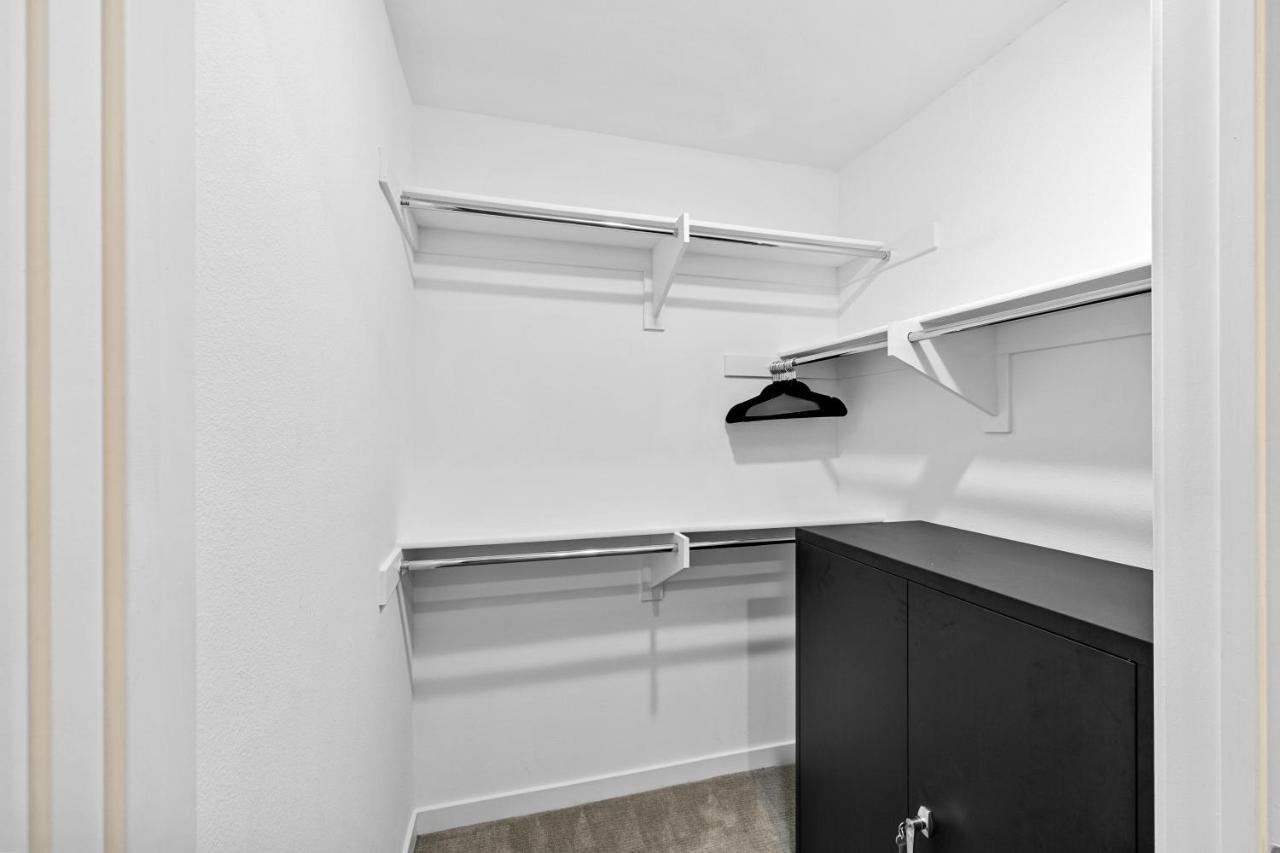 Beverly Grove Chic City Oasis 2 Bedroom Apt With Den 138 ลอสแอนเจลิส ภายนอก รูปภาพ