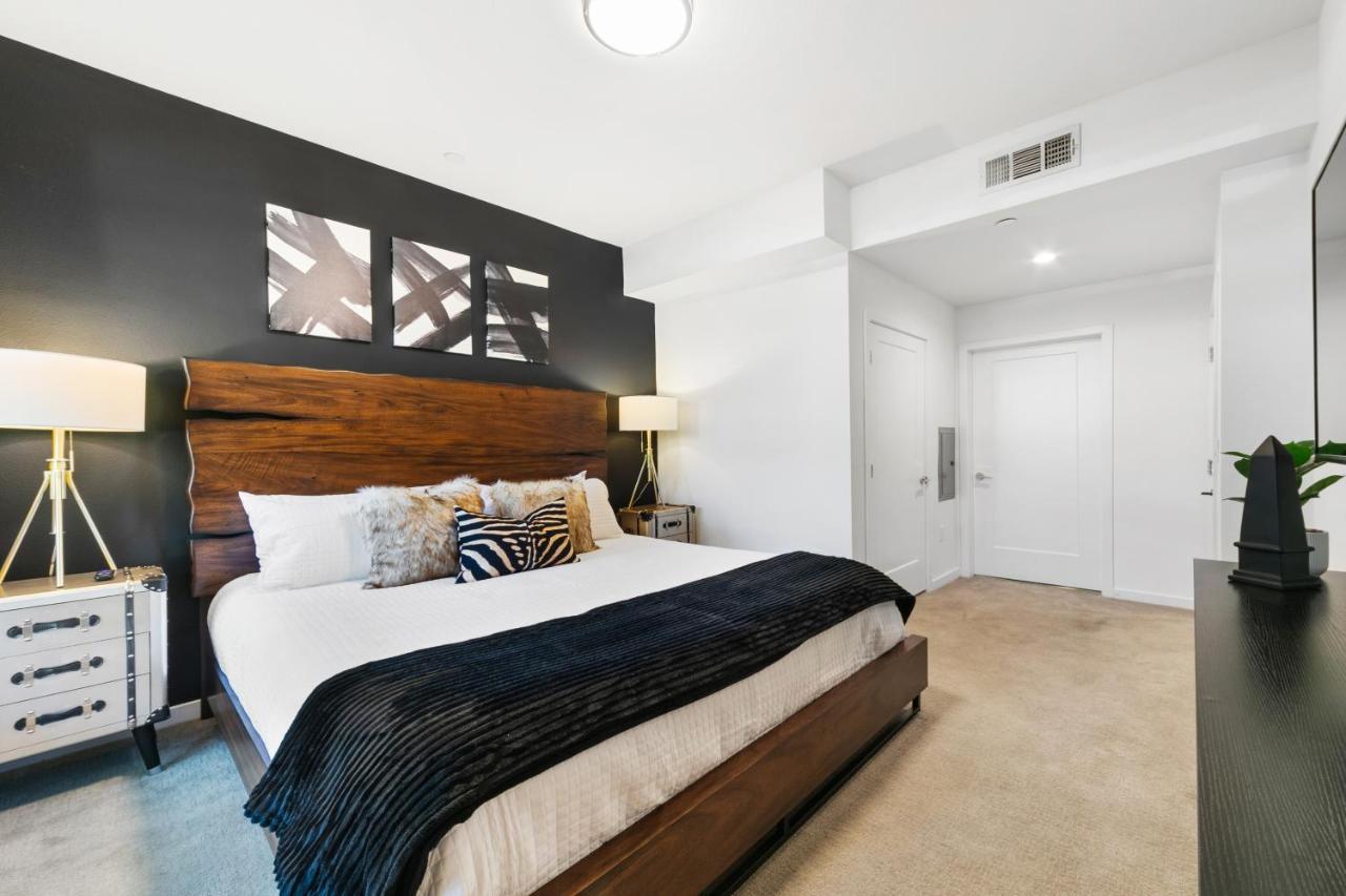 Beverly Grove Chic City Oasis 2 Bedroom Apt With Den 138 ลอสแอนเจลิส ภายนอก รูปภาพ