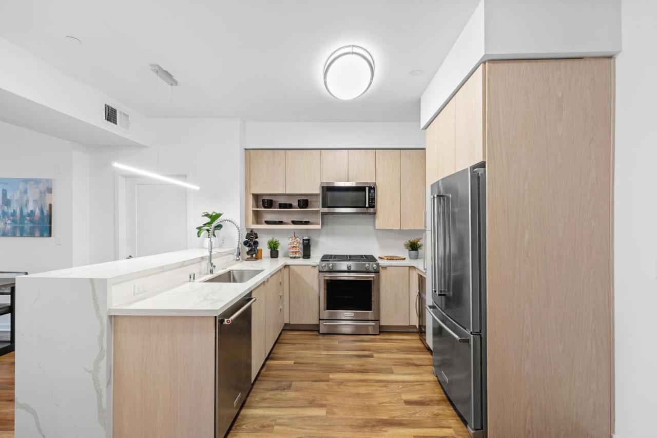 Beverly Grove Chic City Oasis 2 Bedroom Apt With Den 138 ลอสแอนเจลิส ภายนอก รูปภาพ