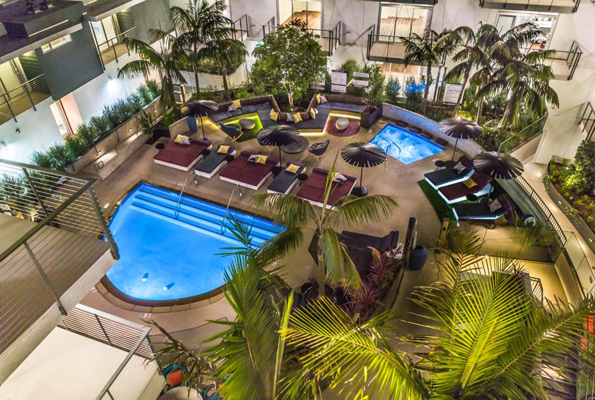 Beverly Grove Chic City Oasis 2 Bedroom Apt With Den 138 ลอสแอนเจลิส ภายนอก รูปภาพ